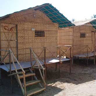 Carpe Diem Beach Restaurant And Bamboo Huts, Goa 3